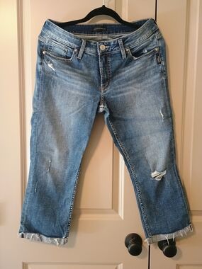 Silver Jeans Blue Cropped Distressed Women’s Jeans